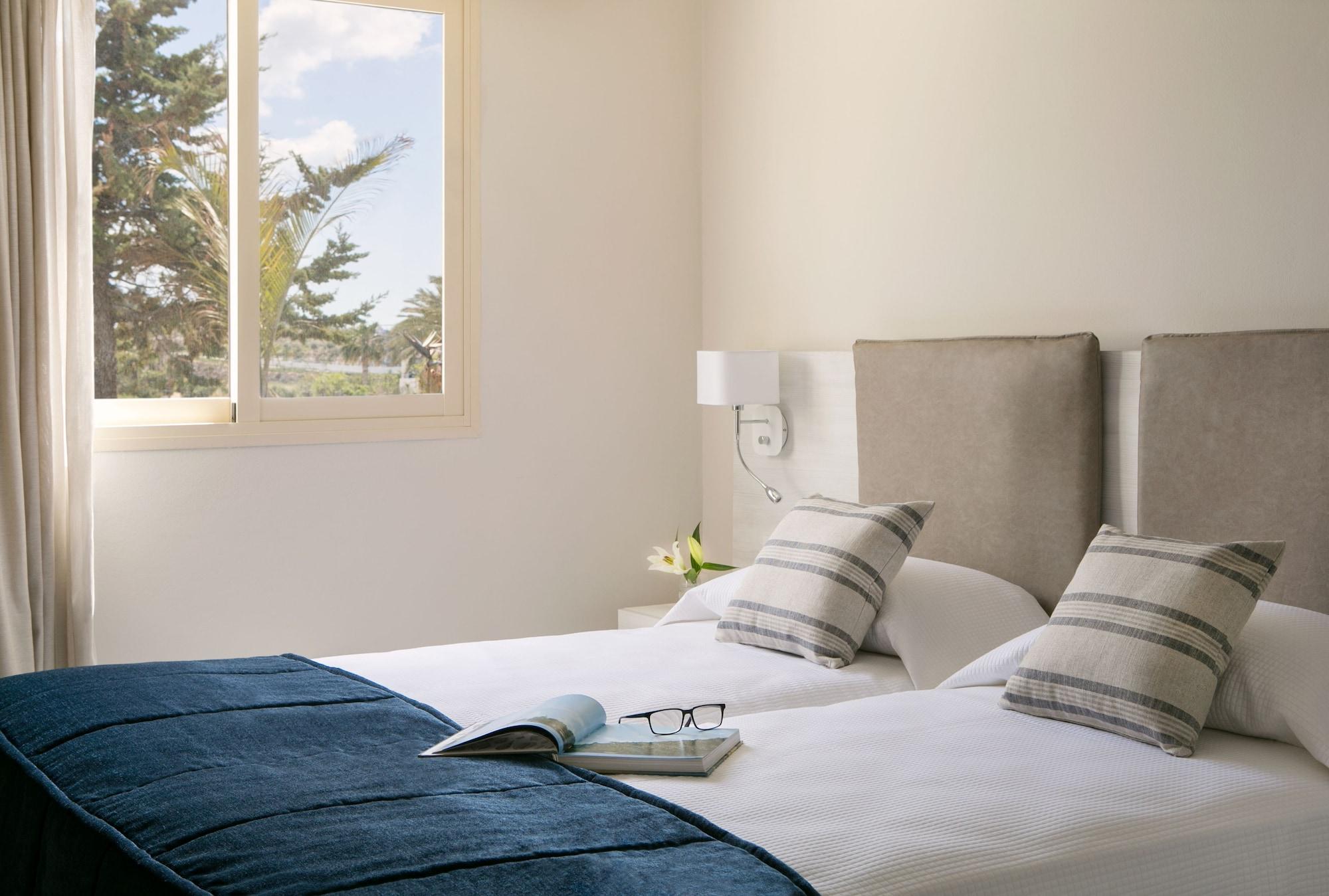 Louis Paphos Breeze Hotel Klorakas Bagian luar foto