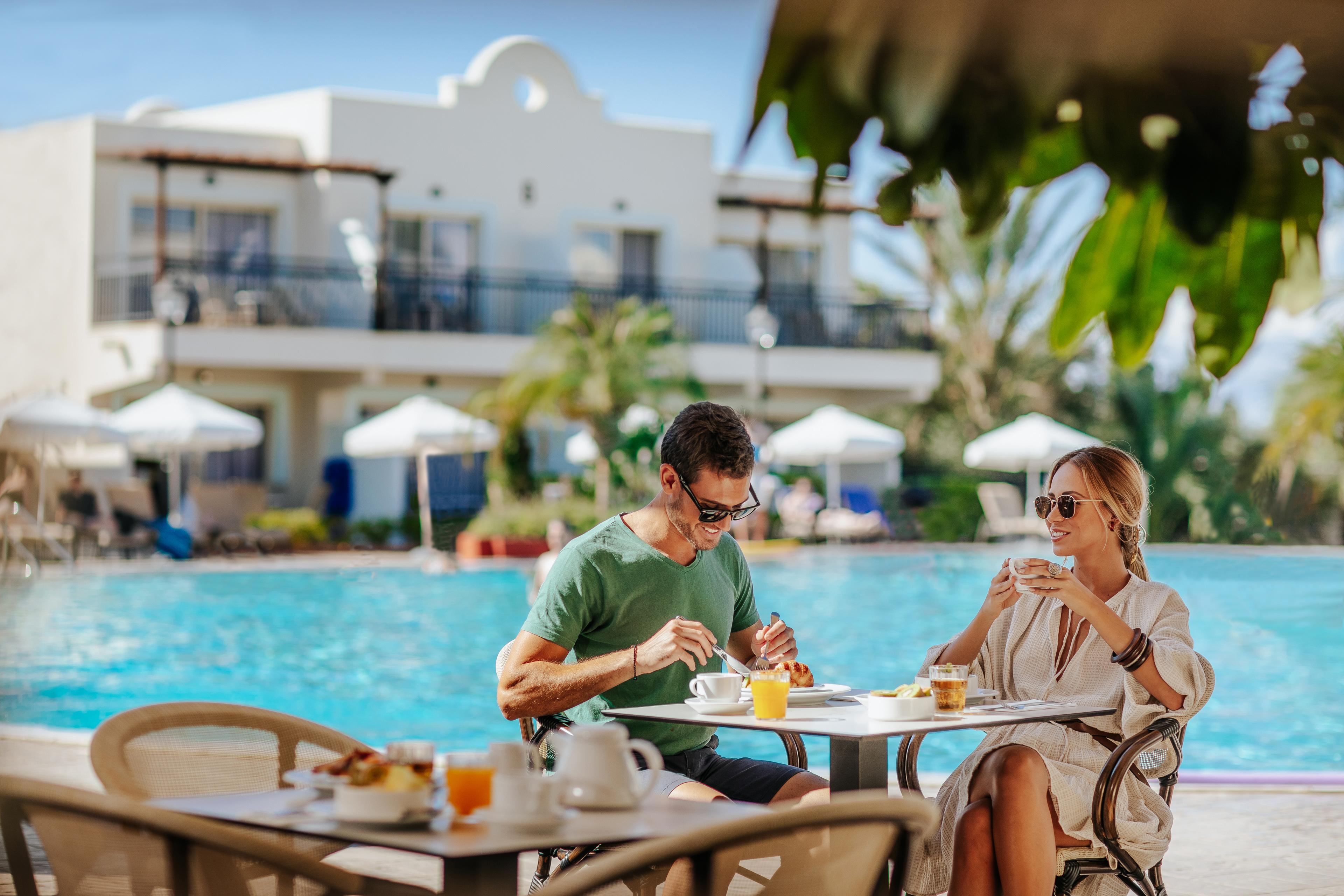 Louis Paphos Breeze Hotel Klorakas Bagian luar foto