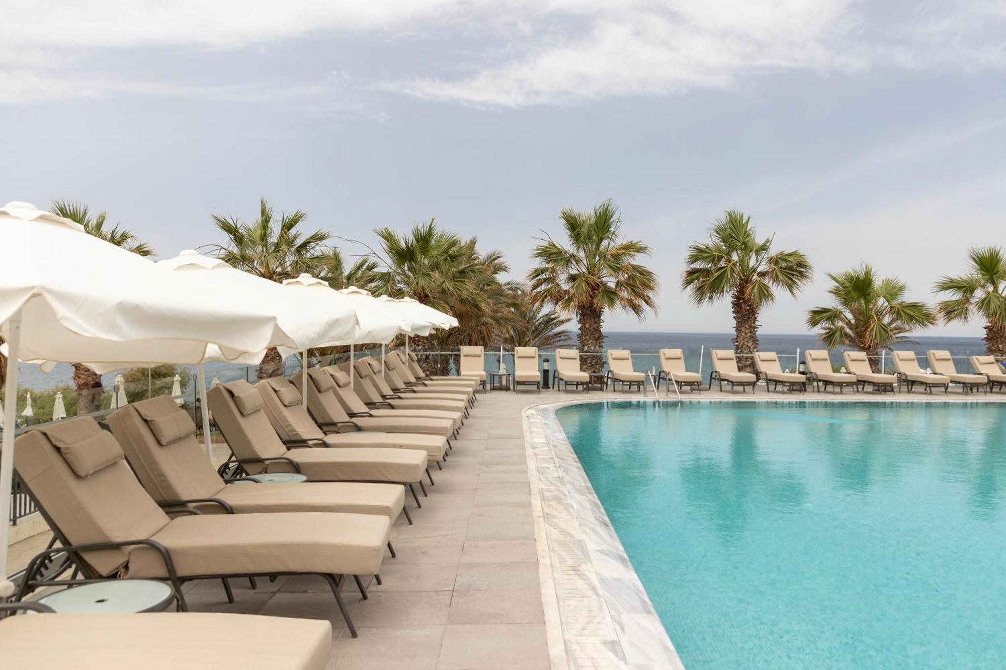 Louis Paphos Breeze Hotel Klorakas Bagian luar foto